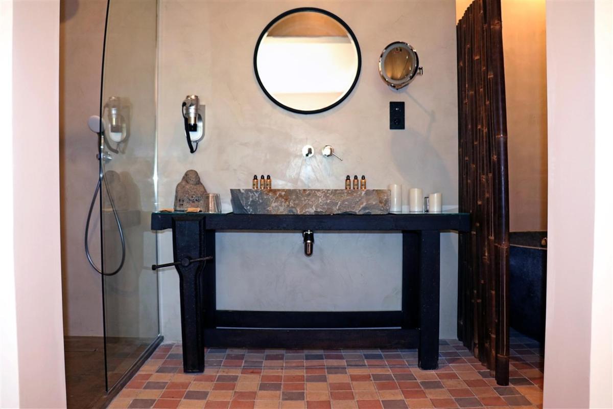 Bed & Breakfast L Amourier D Hotes Pour Amoureux Avec Jacuzzi Ou Baignoire Xxl