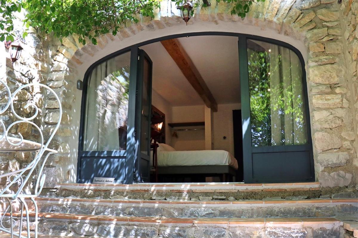 L Amourier D Hotes Pour Amoureux Avec Jacuzzi Ou Baignoire Xxl Saint-Hippolyte-du-Fort