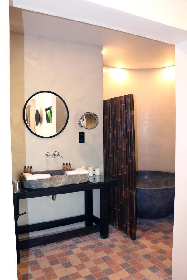 L Amourier D Hotes Pour Amoureux Avec Jacuzzi Ou Baignoire Xxl Bed & Breakfast