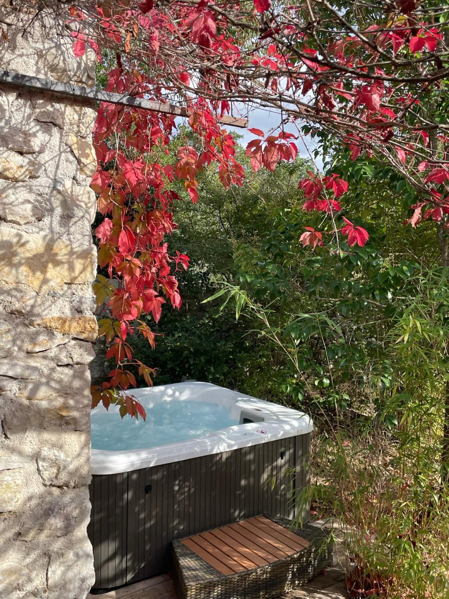 L Amourier D Hotes Pour Amoureux Avec Jacuzzi Ou Baignoire Xxl